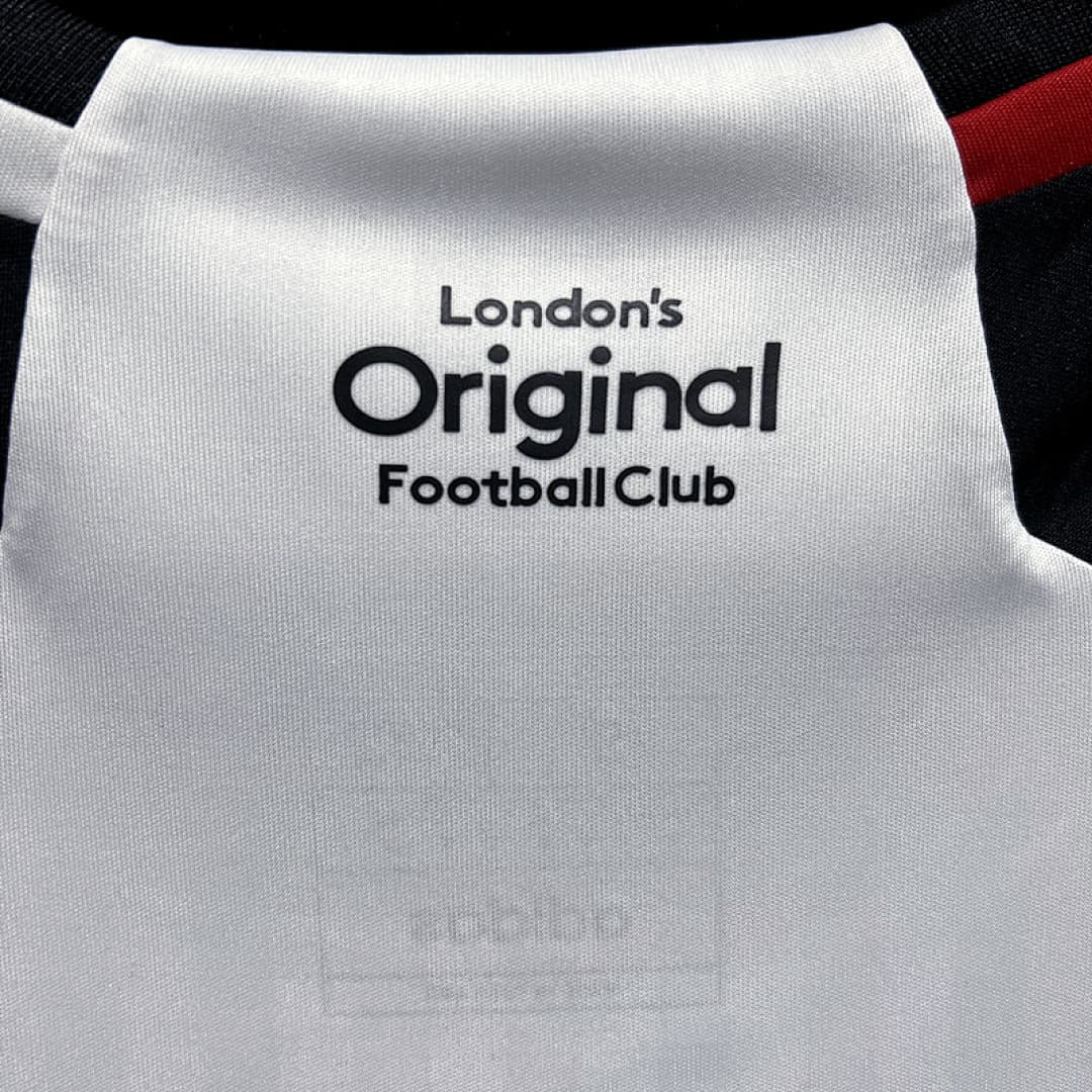 2324 Fulham Maillot Domicile miniature 3