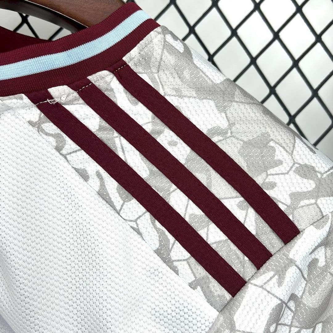 Aston Villa Maillot Third miniature 10