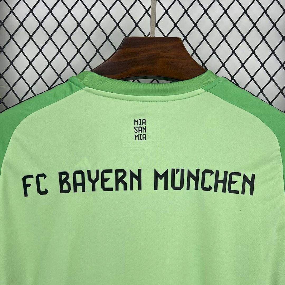 Bayern Munich Gardien Domicile miniature 9