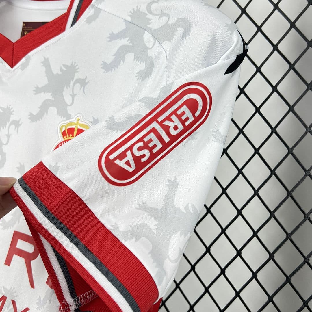 Cultural Leonesa Maillot Domicile 2025-2026 miniature 4