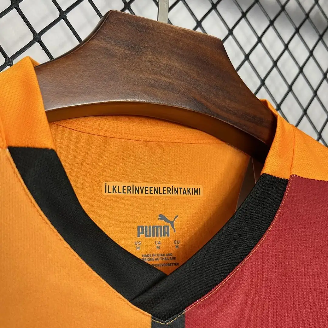 Galatasarays 2024-2025 Maillot Domicile miniature 2