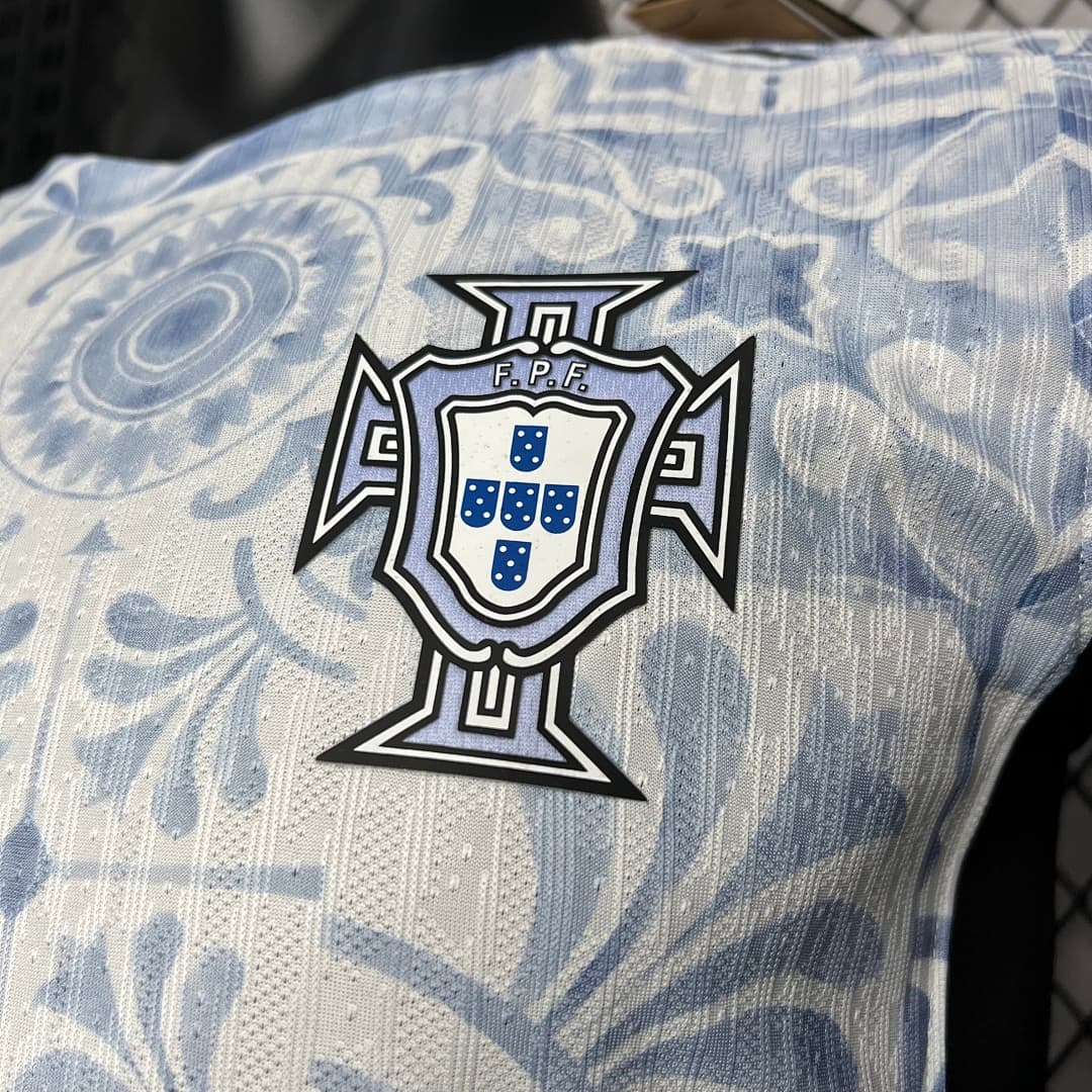Portugal Maillot Domicile Version Joueur miniature 3