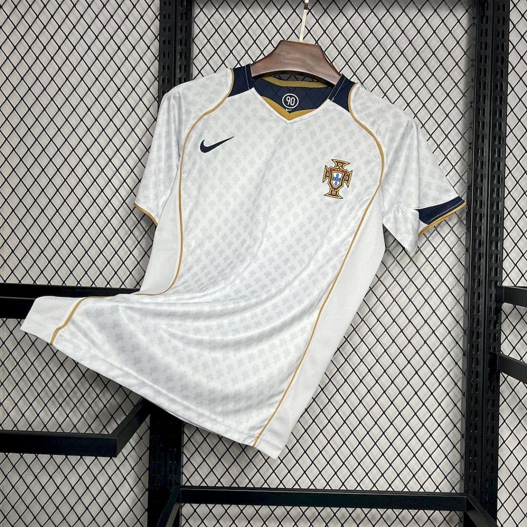 Portugal Maillot Extérieur Retro 2004 miniature 6
