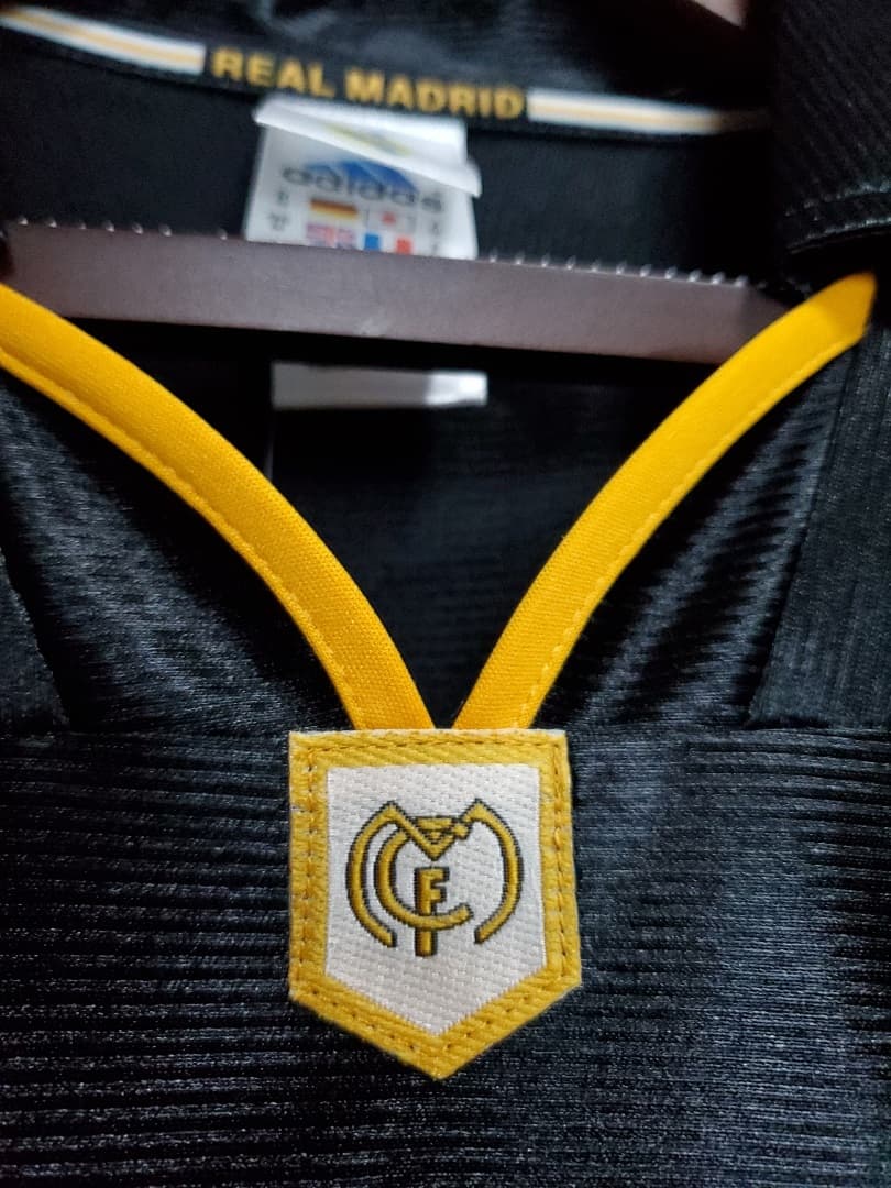Real Madrid Maillot Extérieur Retro 1998-1999 miniature 8