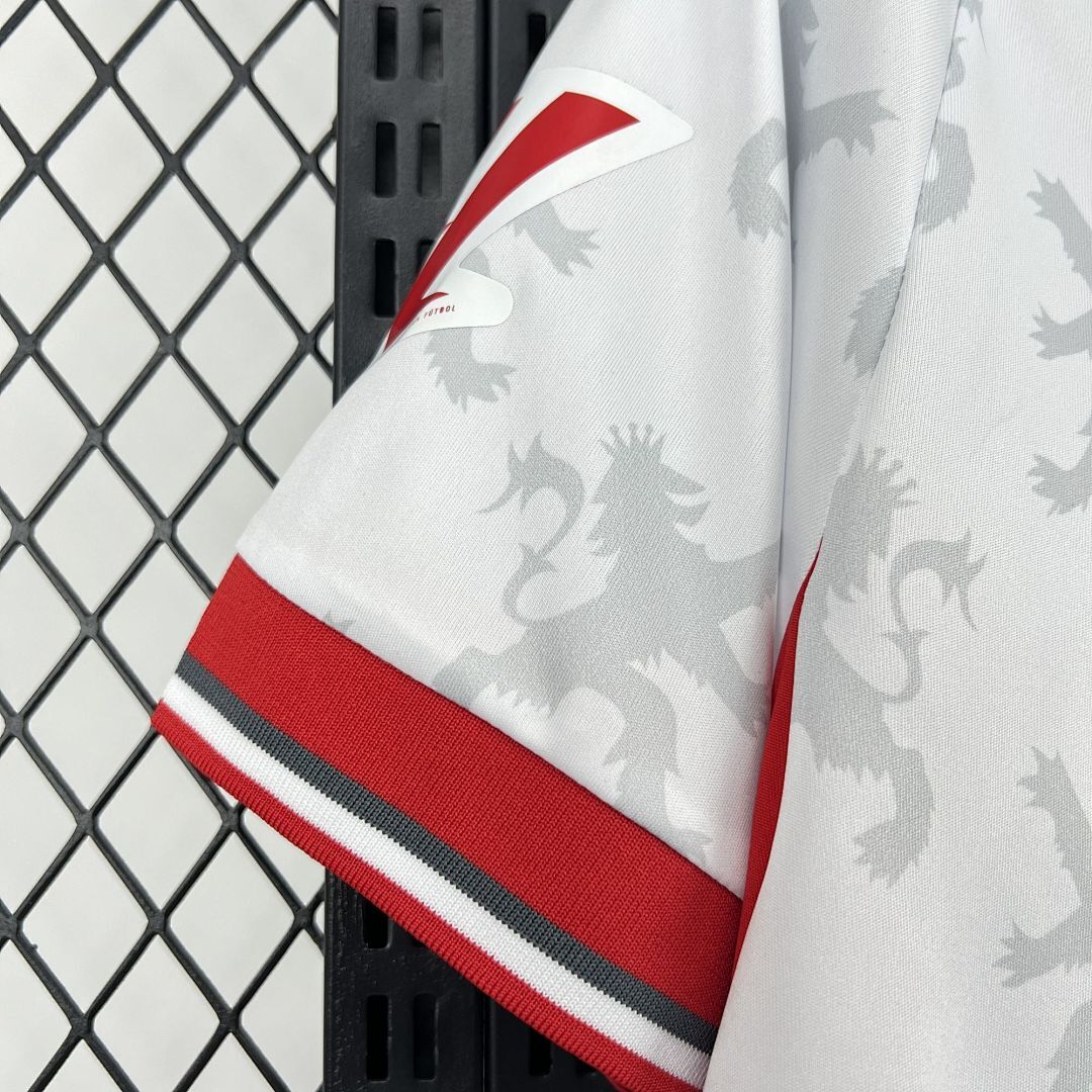 Cultural Leonesa Maillot Domicile 2025-2026 miniature 8