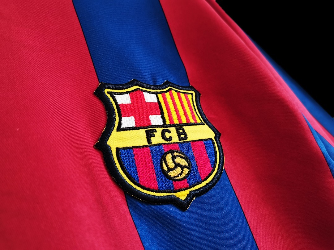 FC Barcelone Maillot Domicile Manches Longues Retro 2005-2006 miniature 13