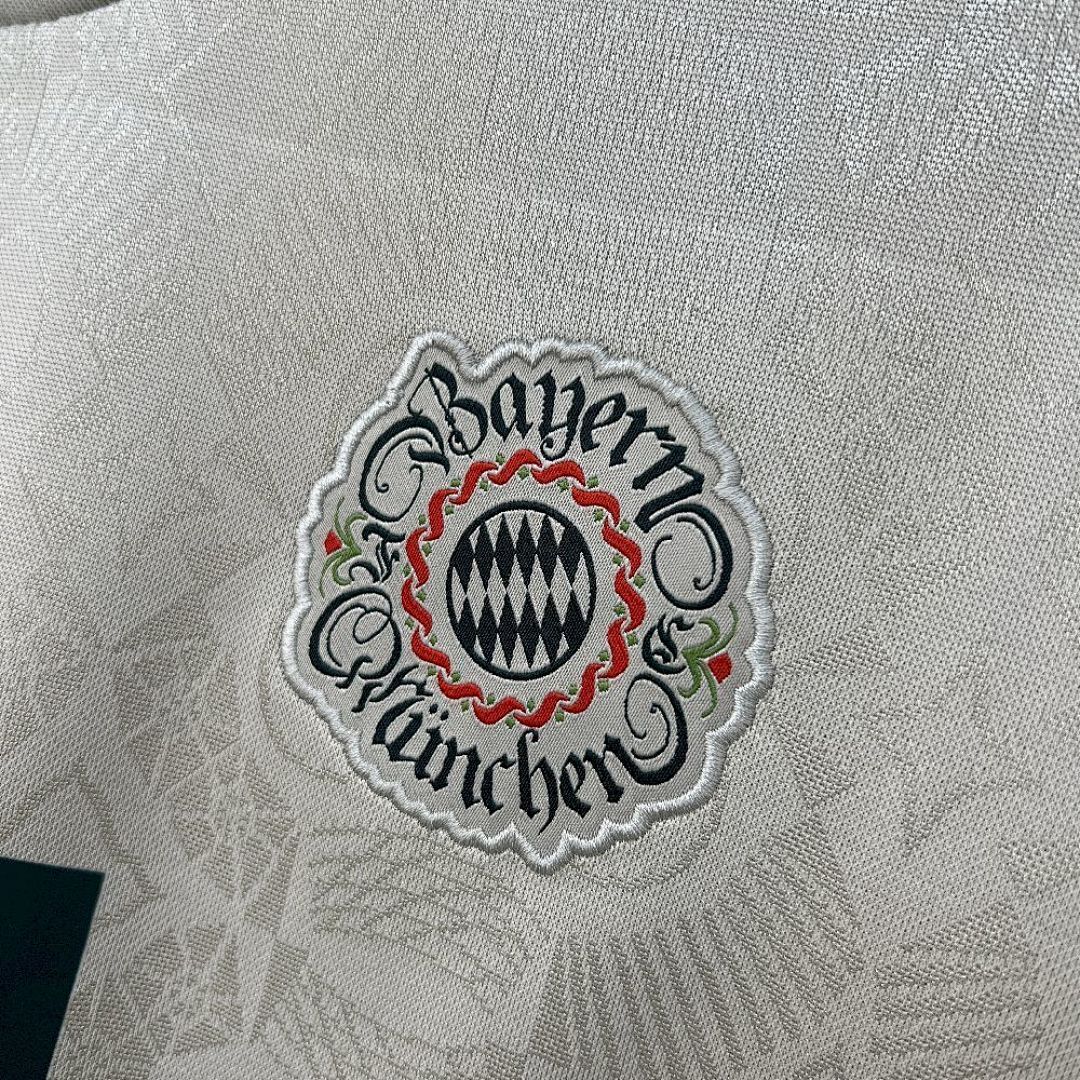 Bayern Munich Maillot Domicile 2025-2026 miniature 4