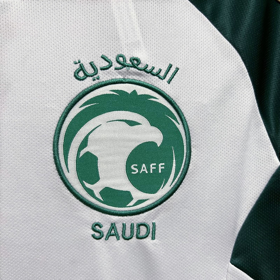2324 Saudi Maillot Exterieur miniature 8