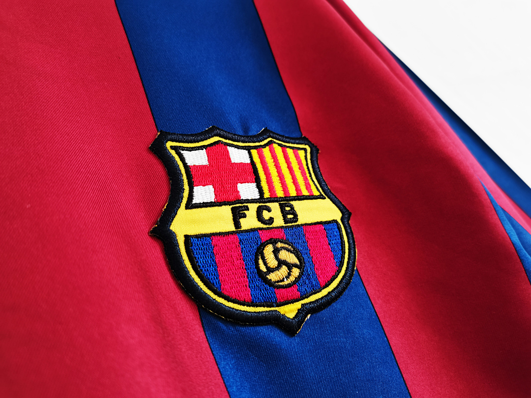 FC Barcelone Maillot Domicile Manches Longues Retro 2005-2006 miniature 7