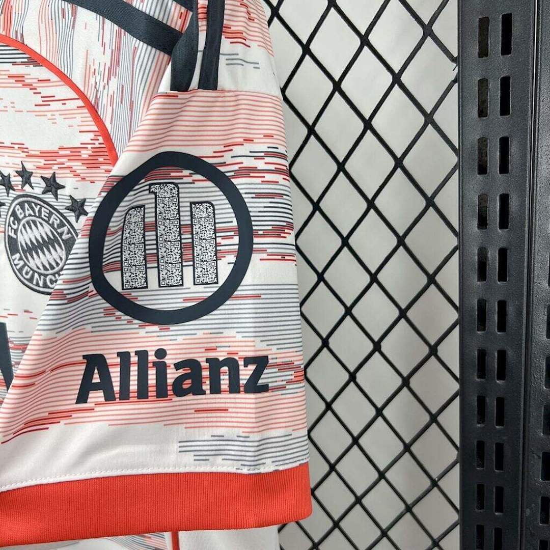 Bayern Munich Maillot Exterieur miniature 2