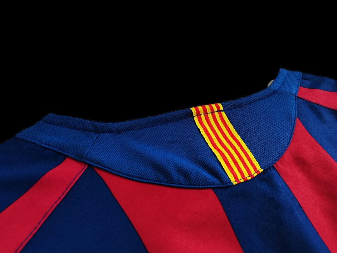 FC Barcelone Maillot Domicile Manches Longues Retro 2005-2006 miniature 14