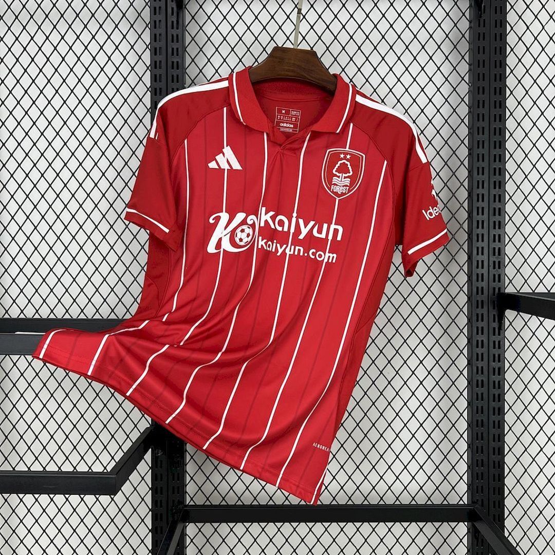Nottingham Forest 202526 Maillot Domicile