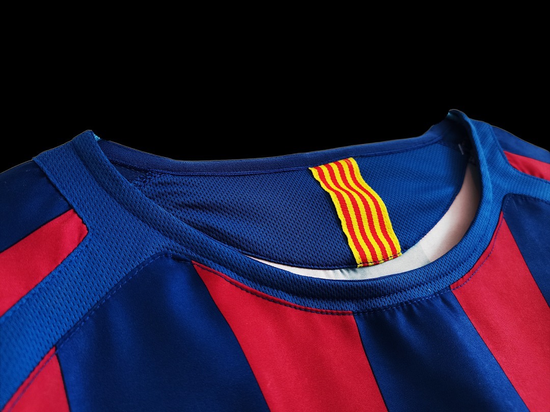FC Barcelone Maillot Domicile Manches Longues Retro 2005-2006 miniature 16