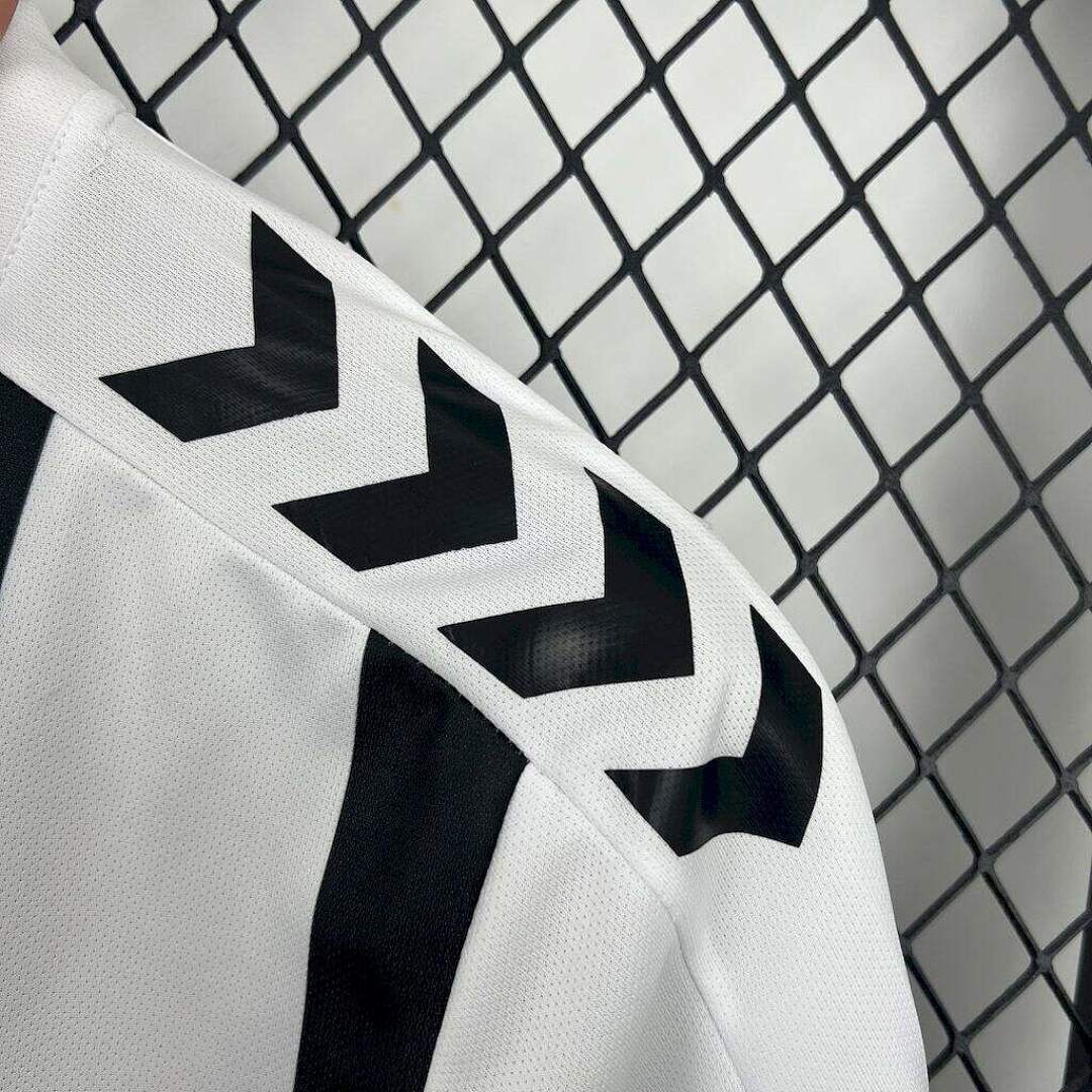 Real Betis 2025-2026 Black And White Special Edition Maillot Domicile Edition Speciale miniature 6