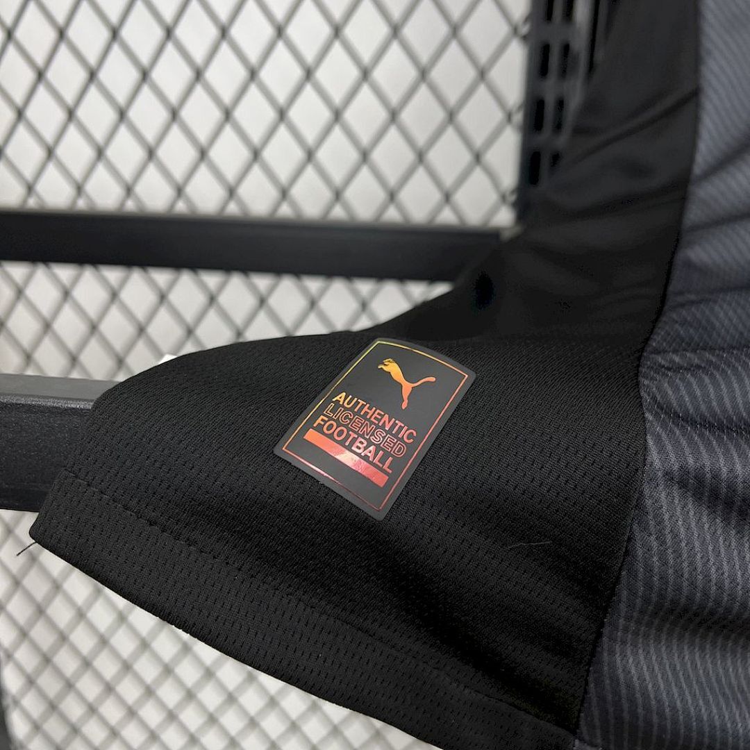 Galatasarays 2025-2026 Black Special Edition Maillot Domicile Edition Speciale miniature 6