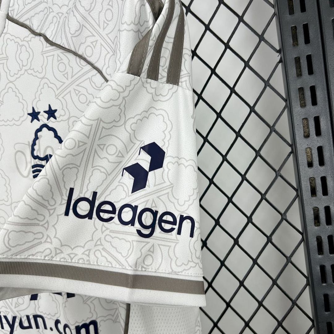 Nottingham Forest 2025-2026 Maillot Exterieur miniature 7