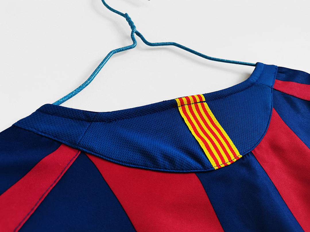 FC Barcelone Maillot Domicile Manches Longues Retro 2005-2006 miniature 2