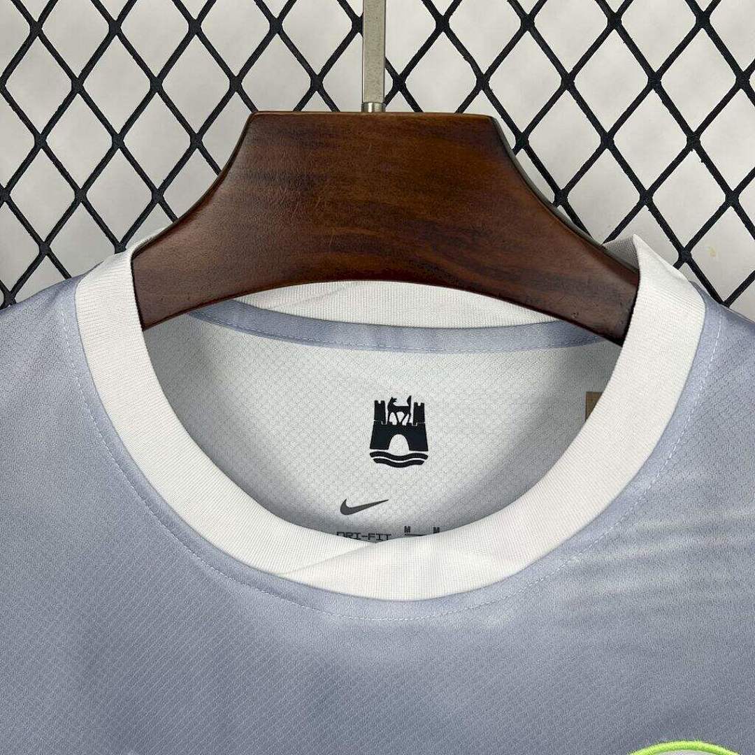 Wolfsburg 2025-2026 Maillot Exterieur miniature 2