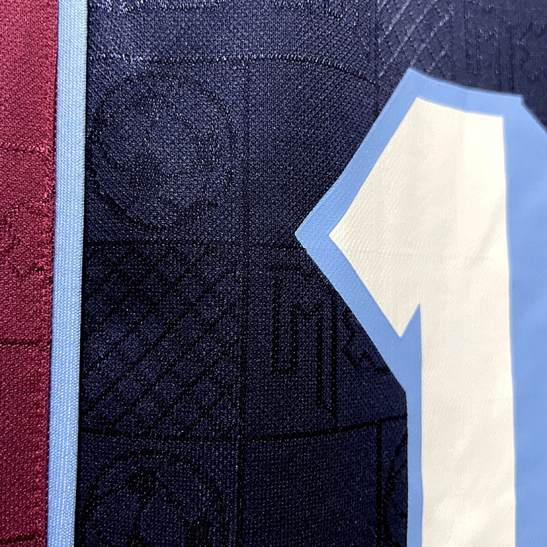 A definir Maillot Domicile Retro 2011 miniature 3