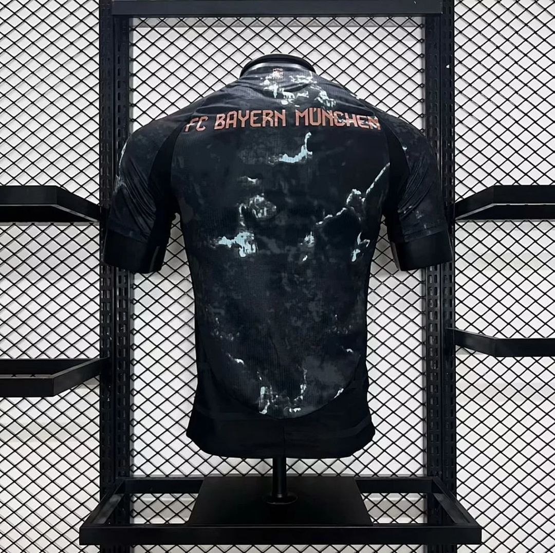 Bayern Munich Maillot Exterieur Version Joueur miniature 3