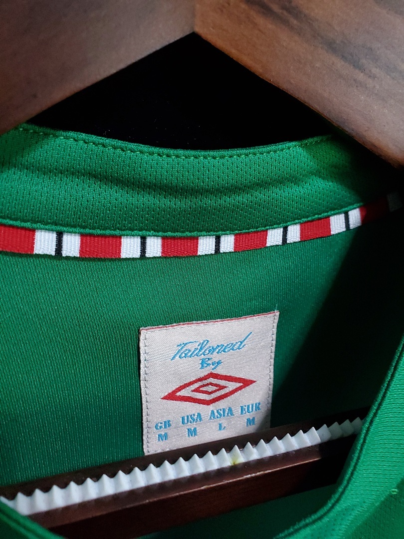 A definir Maillot Exterieur Retro 2011-2012 miniature 4