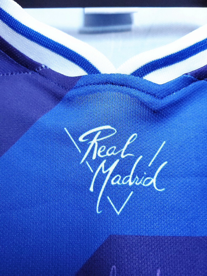 Real Madrid Maillot Exterieur Retro 1994-1996 miniature 3